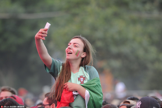 11日欧洲杯美女球迷