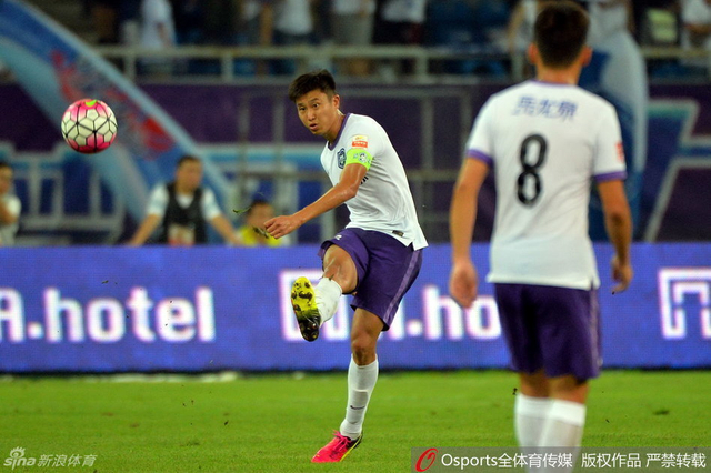 周海滨起脚打门