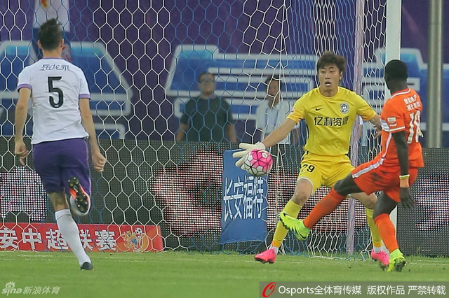 泰达门将杨启鹏