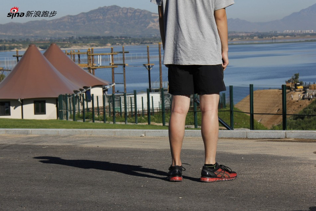 炫酷双色！亚瑟士GEL-QUANTUM 360 CM抢鲜看