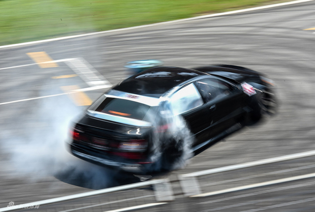 印尼小将阿曼迪奥在高速飘移中