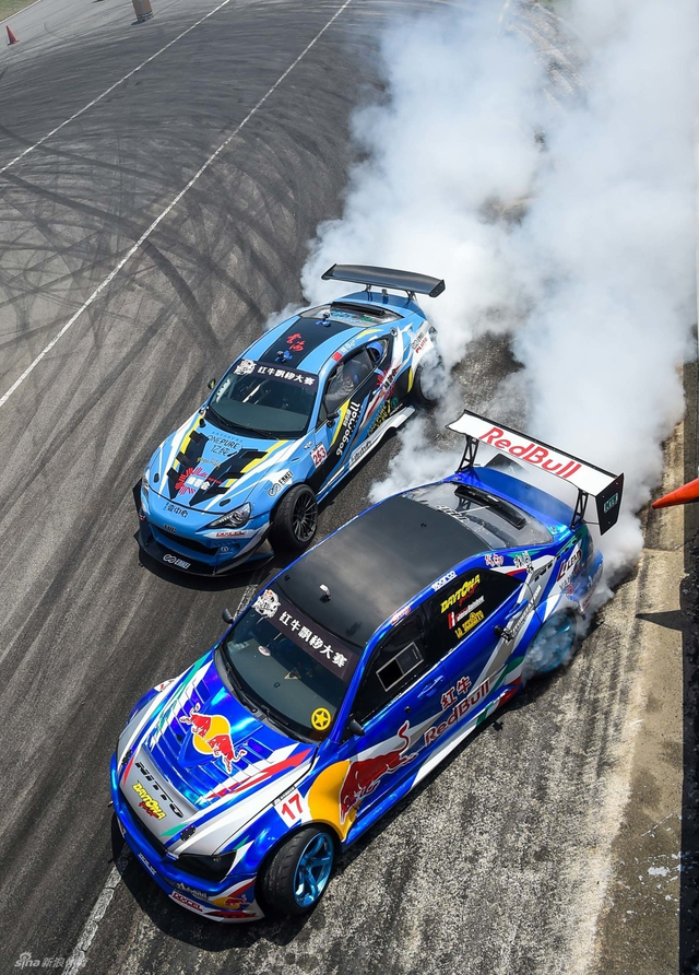 费德里科和刘卓近距离追逐中