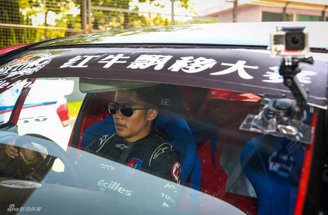 印尼小将阿曼迪奥沉着应战 发挥出色