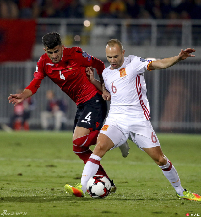 伊涅斯塔前场护球