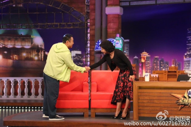 刘国梁与金星握手