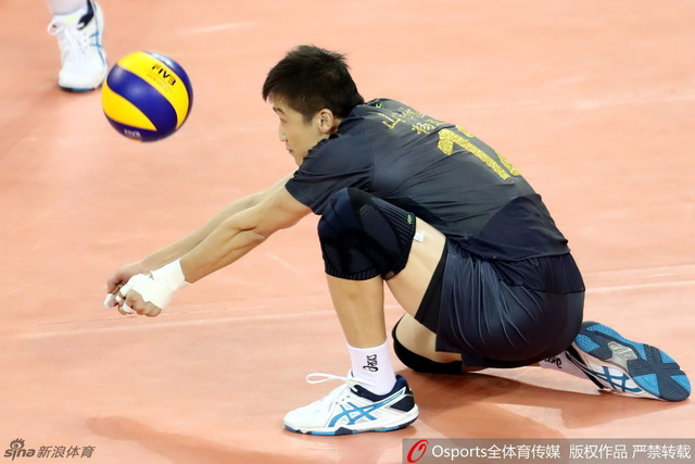 杨亚宁接一传