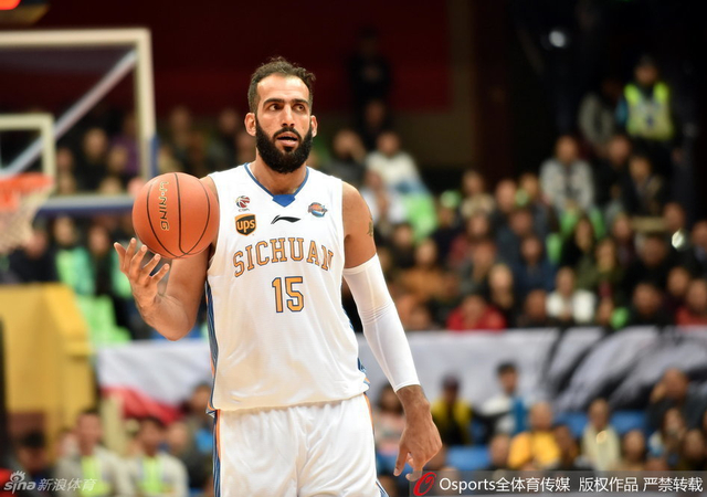 哈达迪霸气外露