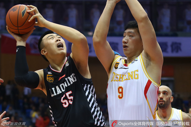 大韩大唐篮下对抗