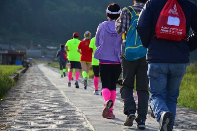 首都媒体跑团出征腾马