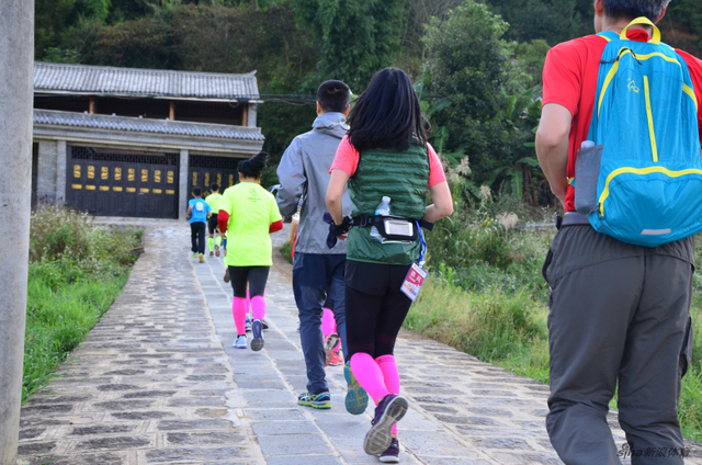 首都媒体跑团出征腾马