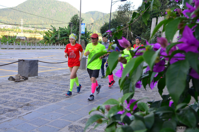 首都媒体跑团出征腾马