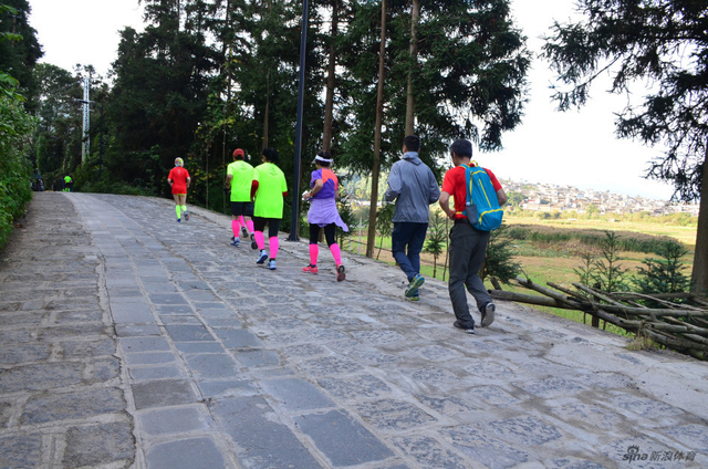 首都媒体跑团出征腾马