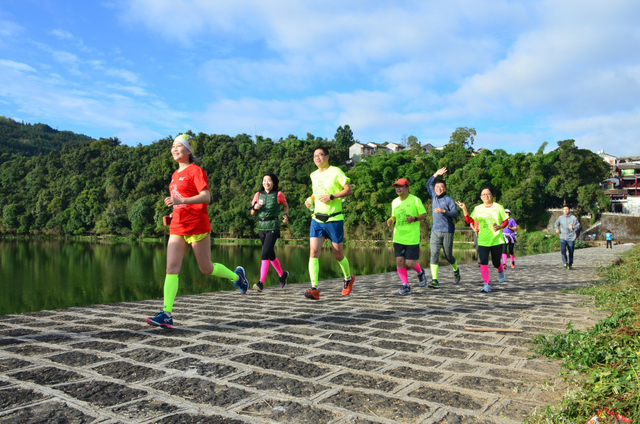 首都媒体跑团出征腾马