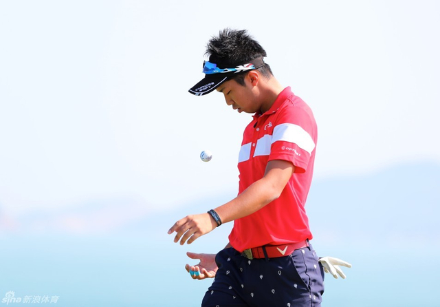 Shotaro WADA(和田章太郎)把玩小球