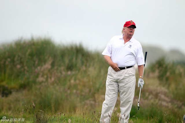 特朗普享受高尔夫时光
