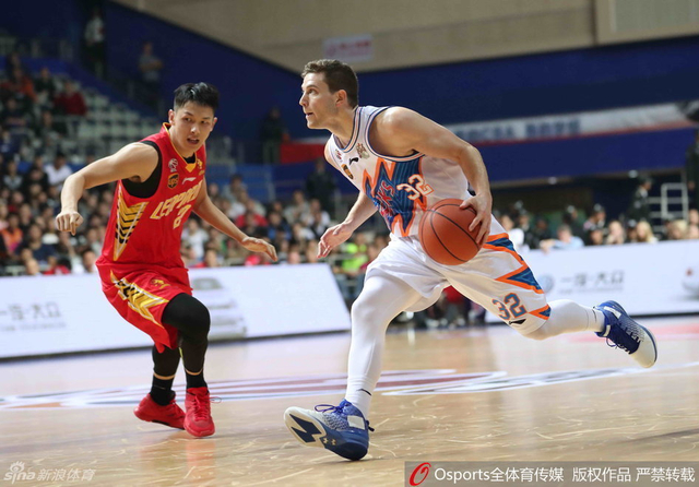 上海大鲨鱼vs深圳新世纪 弗雷戴特加速