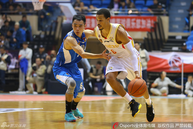 江苏同曦vs青岛双星 康宁汉姆进攻