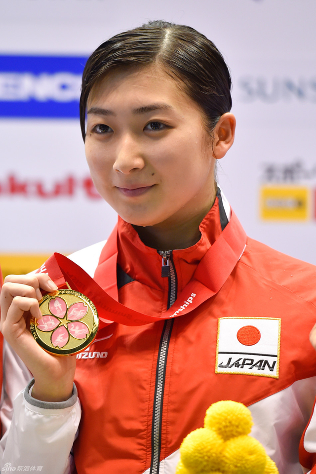 16岁日本新星池江璃花子50蝶夺冠