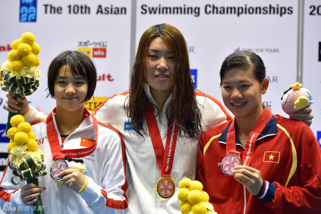 沈铎艾衍含包揽200自金银越南摘铜