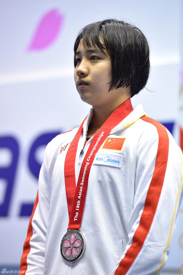 14岁小将艾衍含200自摘银