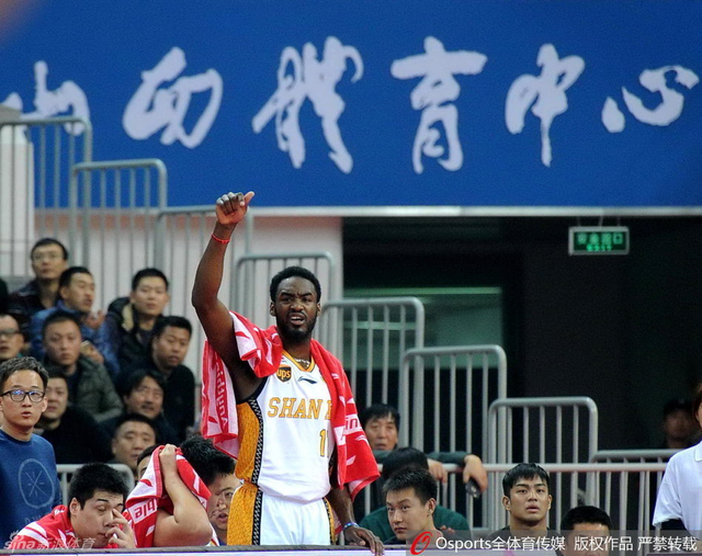 富兰克林为队友叫好