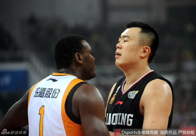 韩德君与戴勒姆波特口角