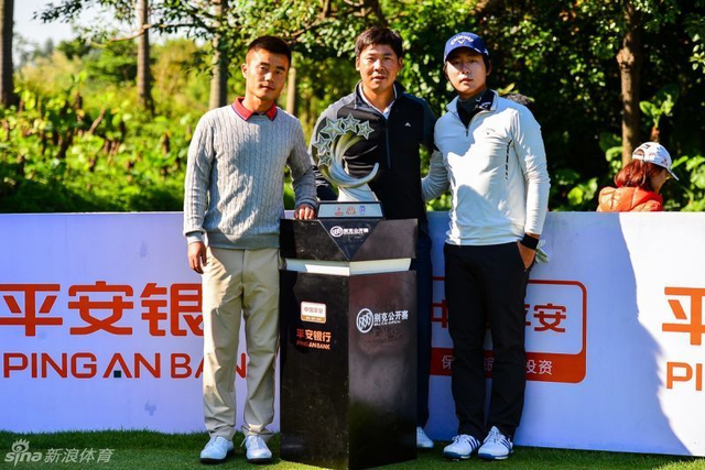 张蕙麟、张新军与韩国选手赵乐炫