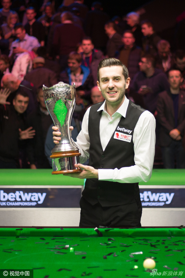 丁俊晖得追赶塞尔比