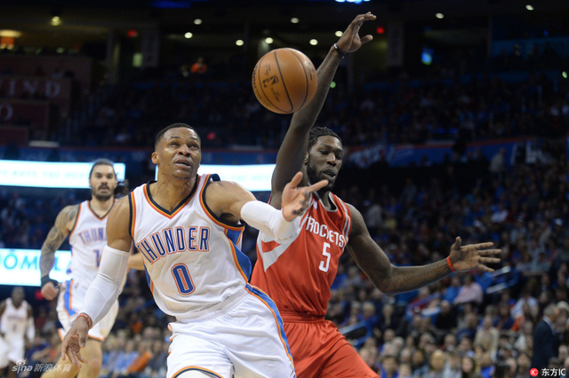 威少这眼神干嘛呢