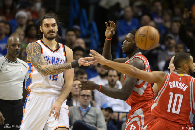 亚当斯不看人传球