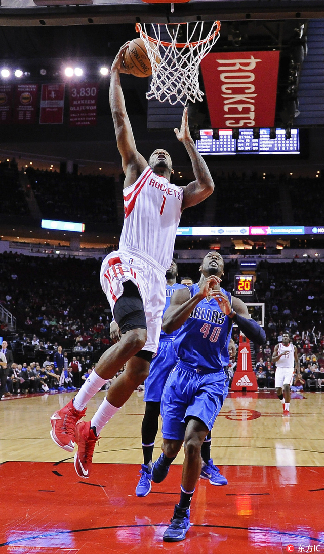 阿里扎轻松上篮