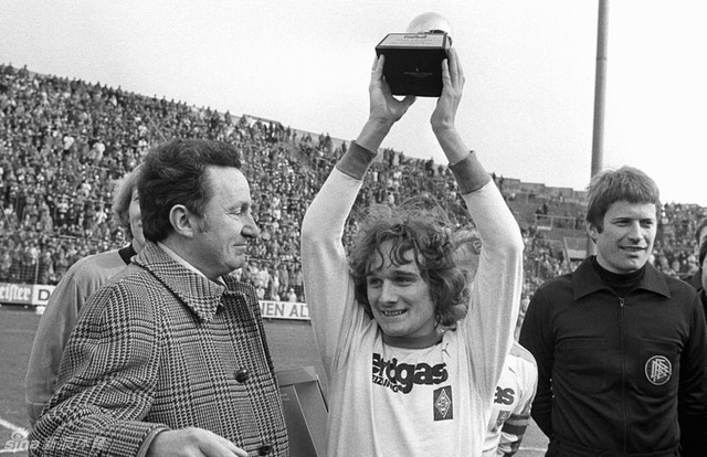 1977 阿兰-西蒙森（丹麦）