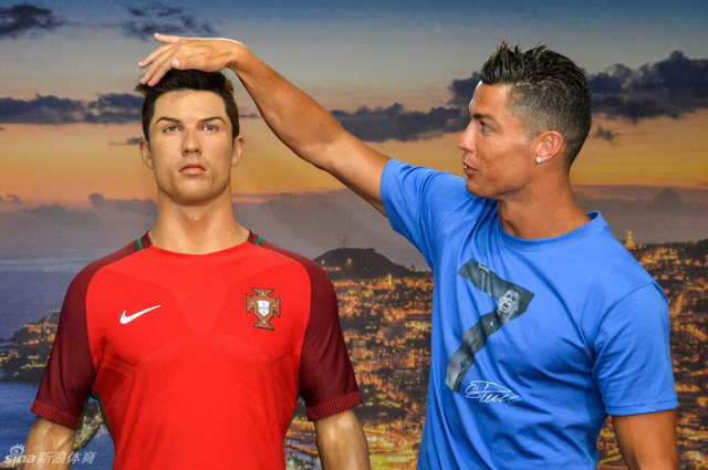 生活-打理个人蜡像发型