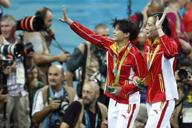 2016 里约奥运会吴敏霞施廷懋摘金