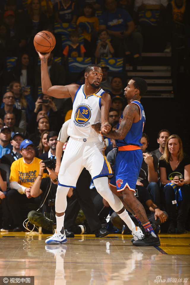 杜兰特低位单打