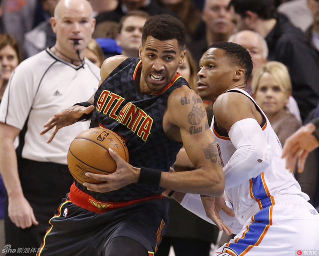 塞福罗萨摆脱防守