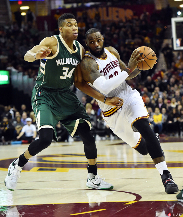 詹姆斯强突字母哥