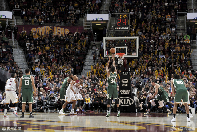 字母哥半场10罚全中