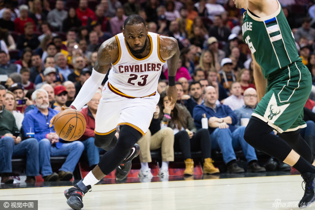 詹姆斯坦克式突破