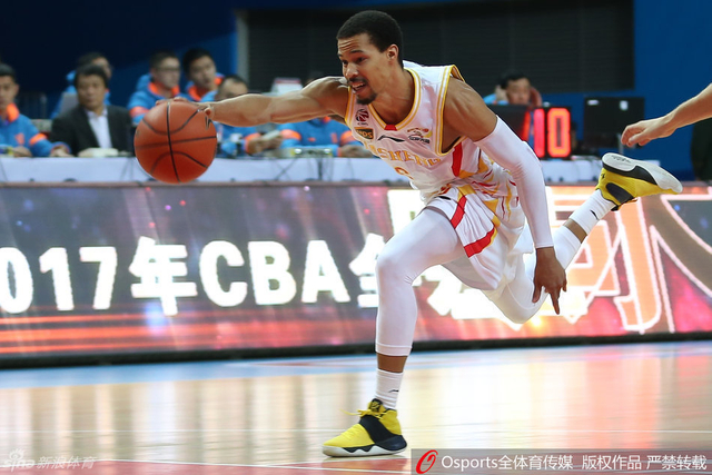 江苏同曦vs上海大鲨鱼 康宁汉姆反击