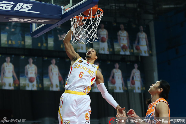 江苏同曦vs上海大鲨鱼 康宁汉姆扣杀