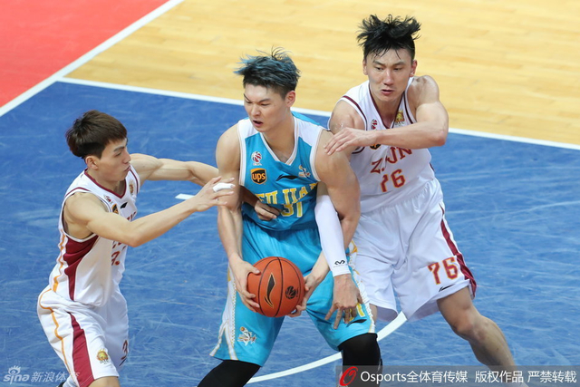 浙江稠州银行vs福建浔兴 王哲林持球