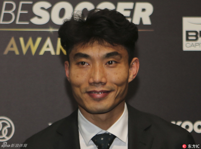 郑智出席颁奖礼