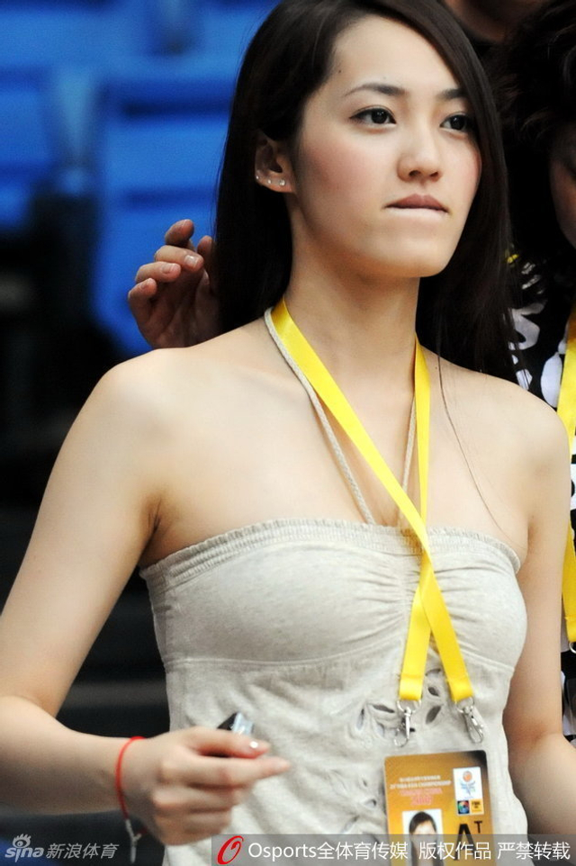她是2009天津亚锦赛最美女球迷