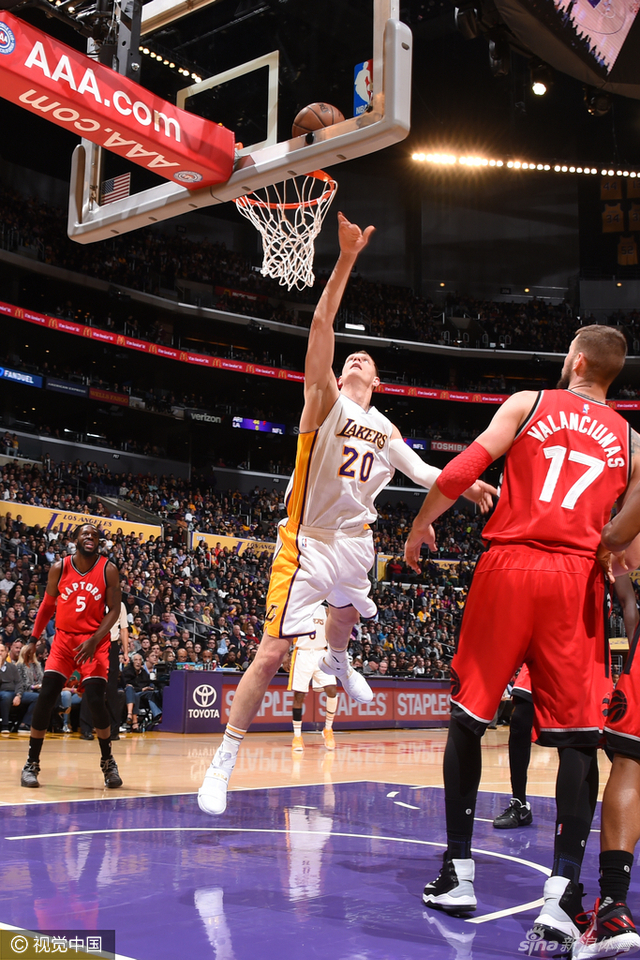 莫兹戈夫篮下进攻