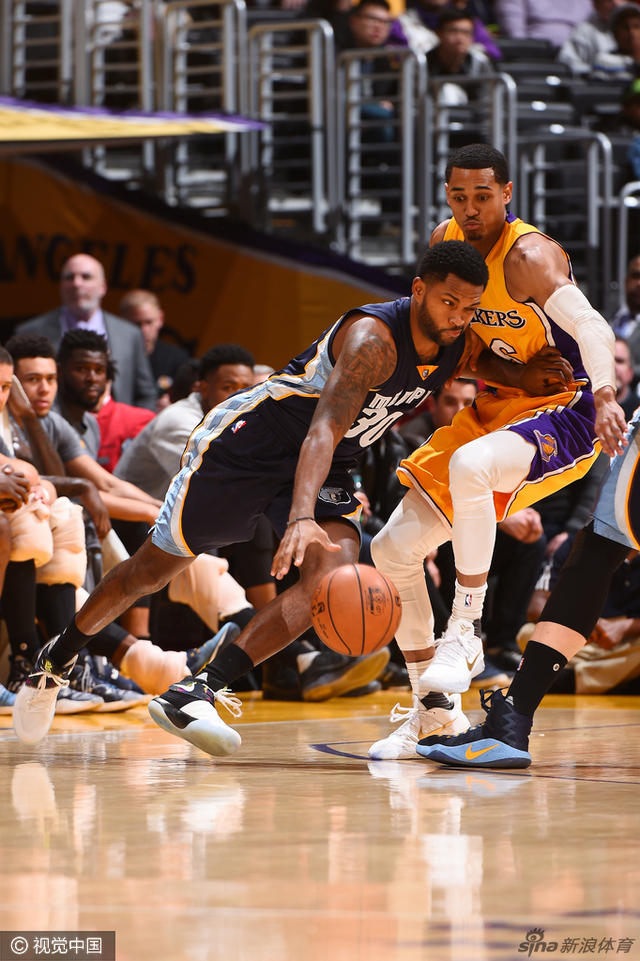 丹尼尔斯强打克拉克森