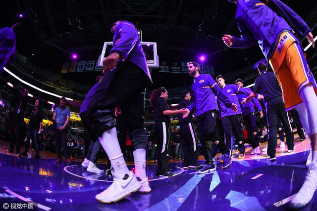 湖人豪华入场式