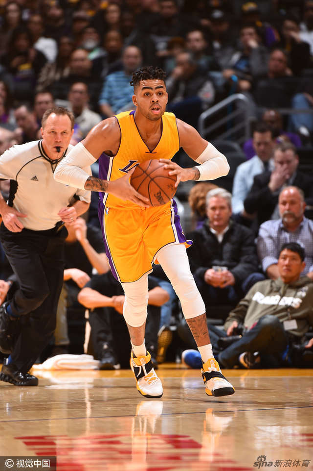 拉塞尔送出助攻