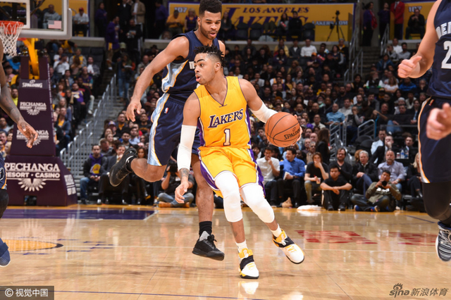 拉塞尔无惧防守