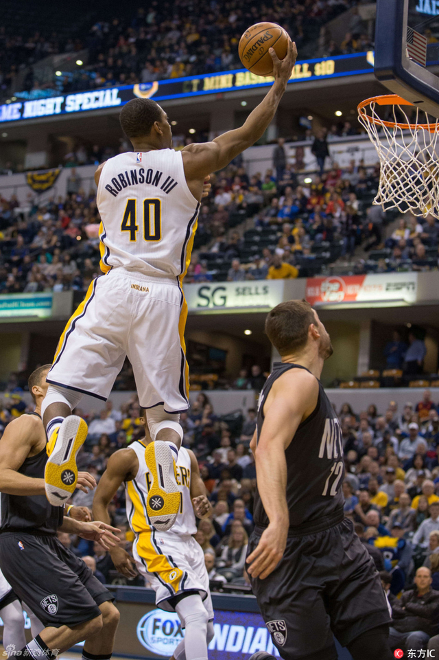 罗宾逊起飞上篮